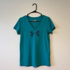 Women’s Under Armour heat gear athletic top